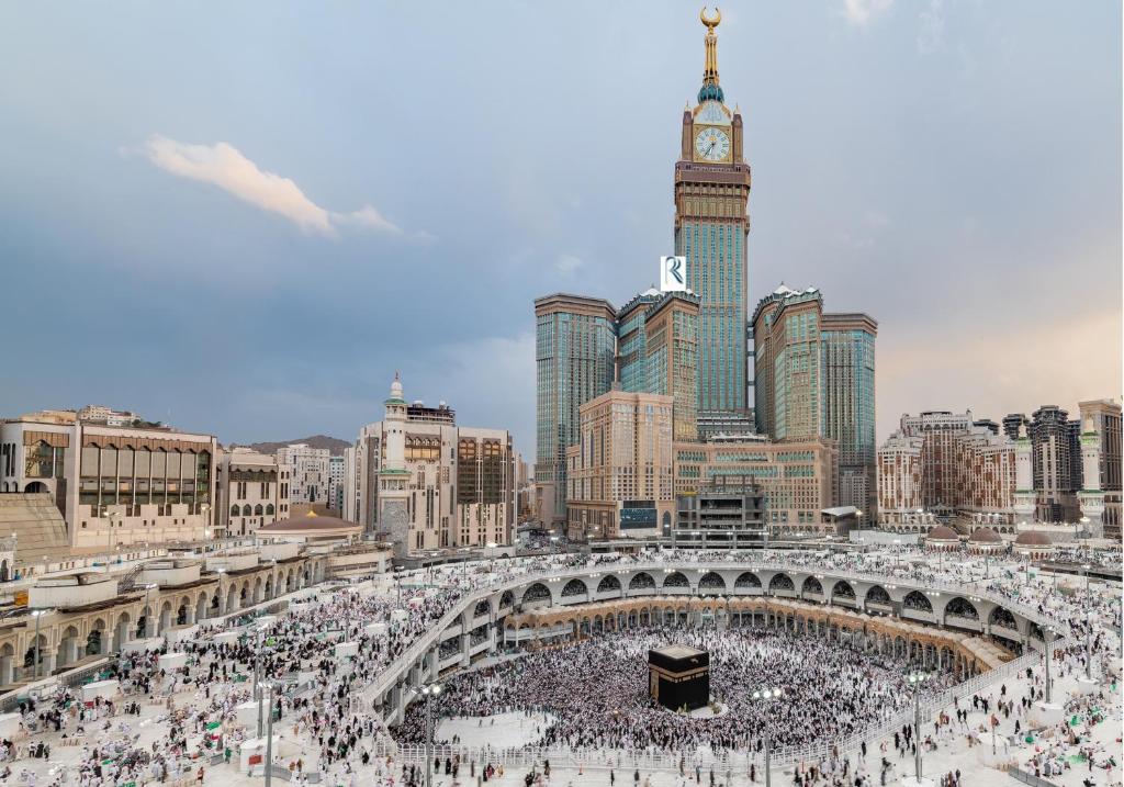 6 Günlük Umre Turu | 2.600 USD'den Başlayan Fiyatlarla | Amade Turizm - 2